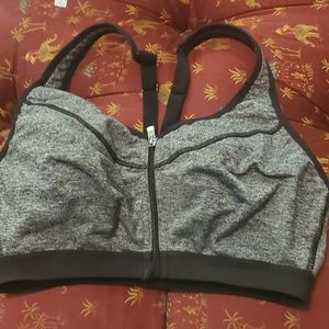 VS Underwire sports bra with zip front size 34B